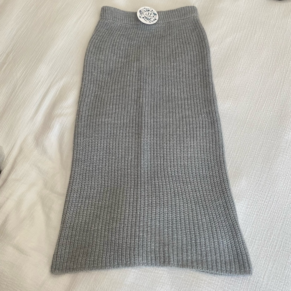NWT - Knit Grey MIDI Skirt